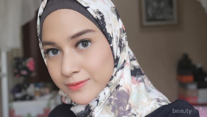 Cari Inspirasi Hijab? Gaya Busana Nina Zatulini Ini Patut Kamu Coba