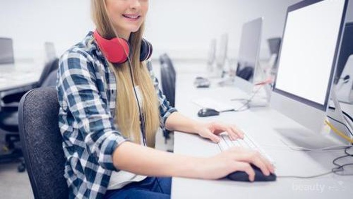 Mau Nambah Uang Jajan Sendiri? Ini 5 Kerja Part Time untuk Kalian yang Masih SMA