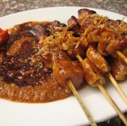 Tidak Disangka Ternyata Ini Dia Street Food Indonesia yang Disukai Para Bule