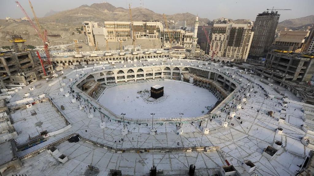 2.100 Jemaah Umrah Jatim Terancam Tunda Berangkat Imbas Perang Timteng