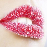 Wujudkan Bibir Halus dan Lembut dengan 5 Jenis DIY Lip Scrub Ini