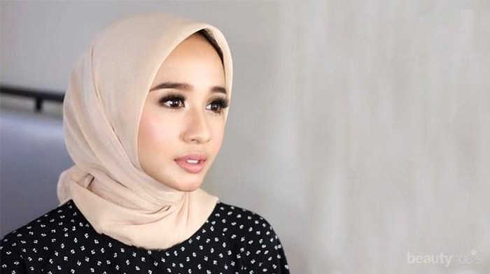 Praktis Saat Buru-buru, Begini Tips Makeup ala Laudya Cynthia Bella!