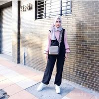 Dari Gaya Feminin Hingga Boyish, Ini 5 Model Hijab Yang Cocok Dipadukan ...