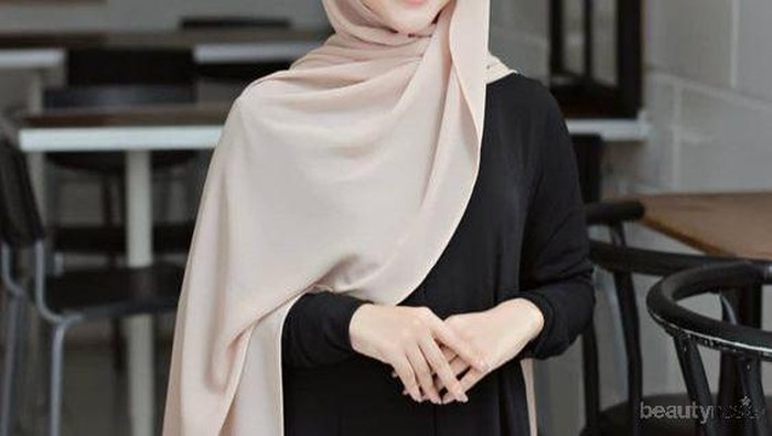Inspirasi Pashmina Hijab Sederhana Namun Tetap Stylish untuk Anak Kuliahan