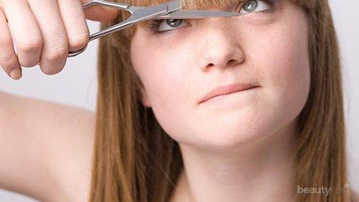 Potong Poni Sendiri atau di Salon? Potong Poni Sendiri atau di Salon?