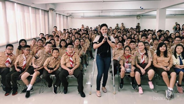 [FORUM] Selamat dari kecelakaan pesawat, Laura Eks Pramugari Lion Air punya cerita haru dibaliknya