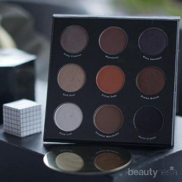 Kolaborasi Mizzu dan Endi Feng Menghasilkan Palet Eyeshadow yang Super Cantik!