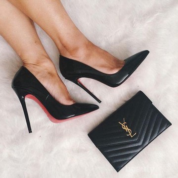 img-title Tak Cuma Model Itu-itu Saja, Inilah 5 Jenis Heels Lainnya yang Juga Harus Kamu Tahu!