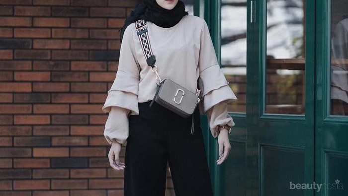 Makin Beragam, Ini Model Atasan Hijab dengan Lengan Lonceng yang Desainnya Makin Gemas
