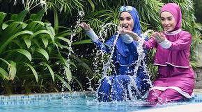 [FORUM] Hijabers, kalau berenang di tempat khusus muslimah atau nggak?