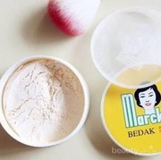Masih ada yang pakai bedak tabur Marcks?