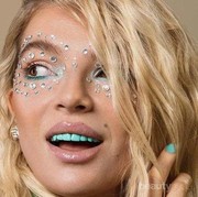 [FORUM] Wow! Ada rainbow tooth, tren kecantikan yang aneh tapi viral kamu berani?