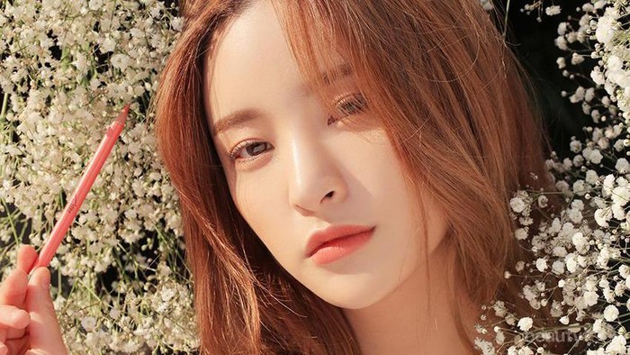 Penting, Ini Cara Mengatasi Bibir Kering dan Pecah-pecah Saat Pakai Lipstick Matte