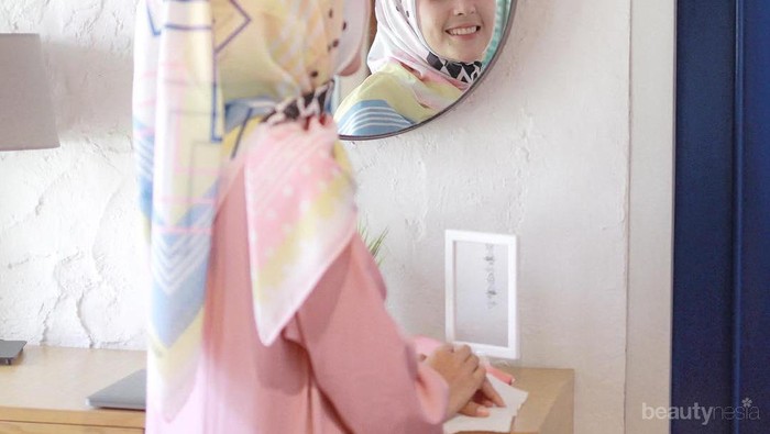 Tampil Soft dan Feminim, 5 Hijab Pattern Warna Pastel ala Selebgram Ini Bisa Jadi Inspirasi!