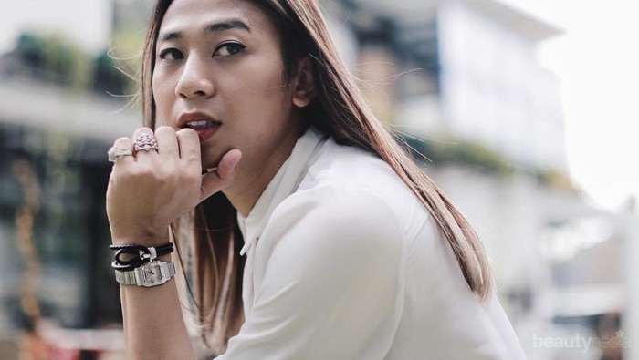 Contek Inspirasi Outer ala Selebgram Hits, Jovi Adhiguna!