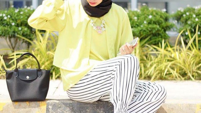 [FORUM] Kamu termasuk suka pakai baju warna terang atau gelap?