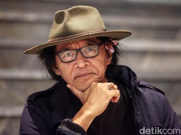 img-title Muncul Awan Petruk di Puncak Merapi, Sujiwo Tejo Bilang Begini