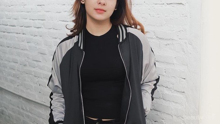 Tidak Perlu Lama, Kamu Bisa Tampil Fresh Ke Kampus Hanya dengan 5 Langkah Make Up Ini!