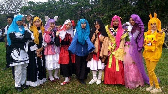 Ini Kumpulan Inspirasi Gaya Hijab Cosplayer yang Kekinian, Berani Coba?