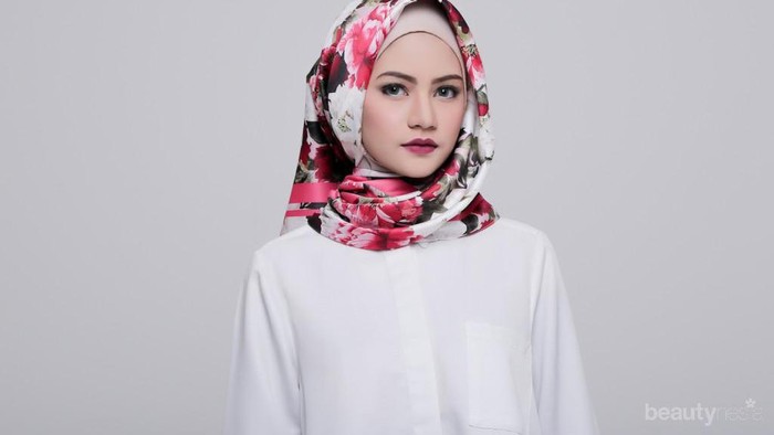 Tak Harus Selalu Sama, Namun Ini Tips Memilih Warna Lipstik Agar Sesuai dengan Warna Hijab