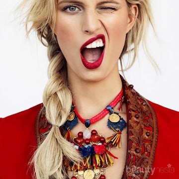 Supaya Tak Kusam, Inilah Warna Lipstick yang Cocok untuk Kulit dengan Cool Undertone
