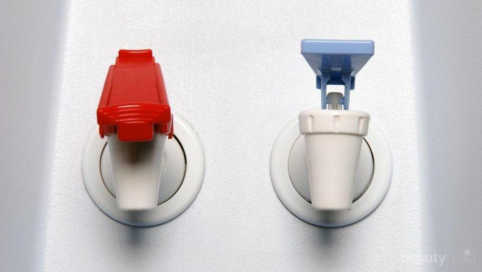 [FORUM] Kamu lebih suka minum air hangat atau dingin?