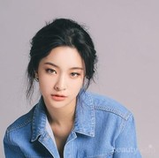 Ini 5 Pilihan Bedak Korea yang Memberi Efek Glowing di Wajah, Bukannya Berminyak