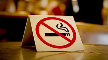 img-title Jepang Bakal Denda Rp6,7 Juta untuk Para Perokok di Restoran