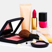 5 Bahan Kosmetik Berbahaya untuk Ibu Hamil