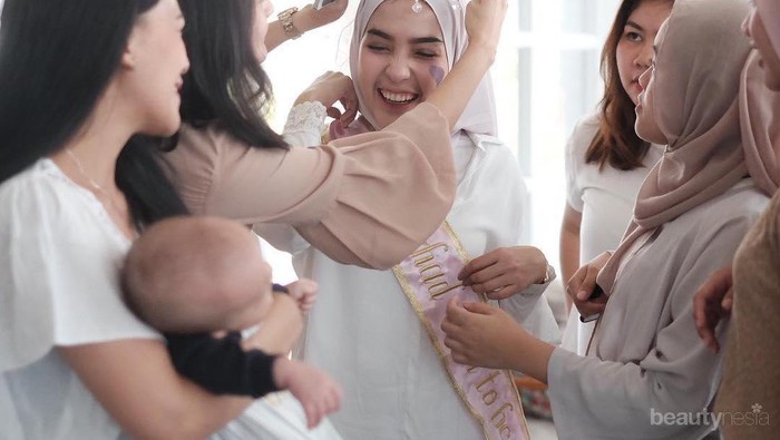 Seru Banget! Intip Inspirasi Acara Bridal Shower Para Selebgram Hijabers yang Bisa Kamu Contek