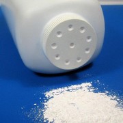 [FORUM] Ada yang masih bedakan pakai bedak bayi buat sehari-hari?