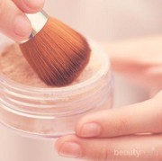 Ladies, Bedak Tabur Lokal yang Cocok untuk Kulit Berminyak Apa Ya?