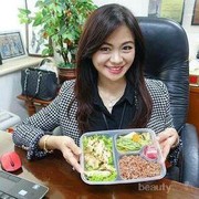 Enggak nyangka banget ternyata cewek ini udah berusia 50 tahun