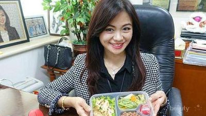 Enggak nyangka banget ternyata cewek ini udah berusia 50 tahun Enggak nyangka banget ternyata cewek ini udah berusia 50 tahun