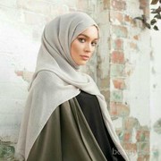 [FORUM] Kalau lagi salah pakai warna hijab, suka merasa wajah kusam gak sih?