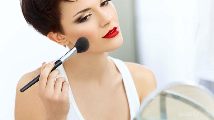 Mau Kulit Kinclong Seharian? Ikuti 4 Langkah Skin Care Ini di Pagi Hari Ini!