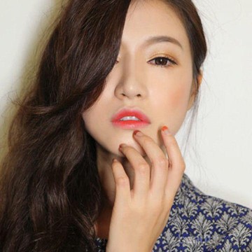 img-title Sedang Buru-buru? Kamu Bisa Menerapkan 4 Tips Make Up Ini, Ladies!
