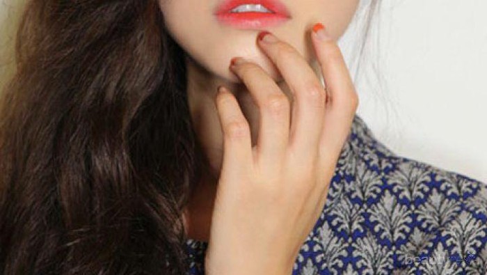 Sedang Buru-buru? Kamu Bisa Menerapkan 4 Tips Make Up Ini, Ladies!