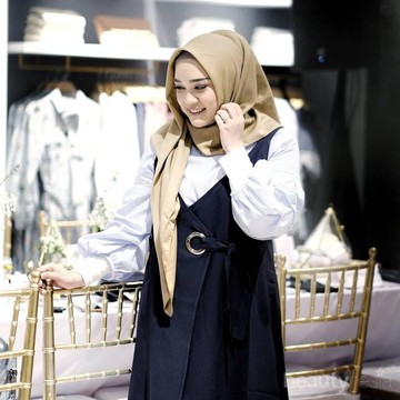 img-title Agar Tak Kelihatan Gemuk, Begini Rahasia Padu Padannya Hijabers!