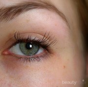 Sering Dilakukan, 3 Kesalahan Make Up Ini Ternyata Bisa Membuat Bulu Mata Rontok!