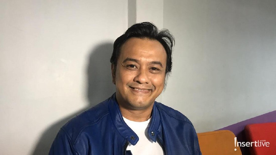 Diky Candra mengaku tak mau panik terkait virus corona yang sudah mewabah di Indonesia.