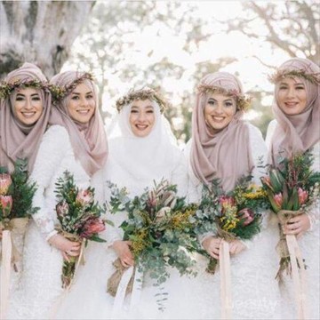Tren Seragam Bridesmaid yang Bisa Kamu Pilih untuk Tampilan Spesial Para Hijabers di Hari Pernikahan