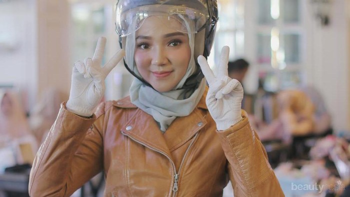 Ingin Tetap Tampil Cantik Walau Mengendarai Motor? Intip Rahasianya Ini Ladies