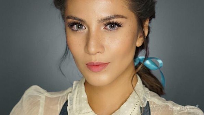 Ini Dia Cara Membuat Video Review Profesional di YouTube Seperti Beauty Vlogger