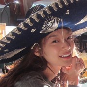 tanpa makeup, artis Korea ini lebih cantik atau enggak ladies?