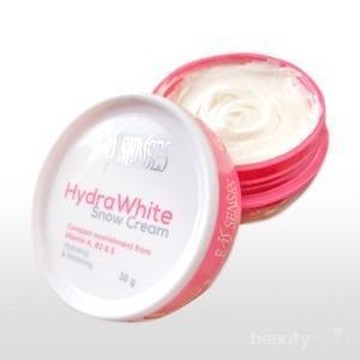 img-title Krim Pelembap Lokal dengan Efek Mencerahkan, Esenses Hydrawhite Snow Cream dari Aulia Cosmetics