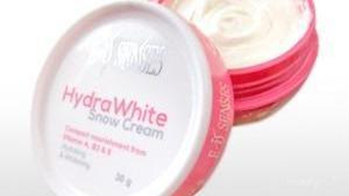 Krim Pelembap Lokal dengan Efek Mencerahkan, Esenses Hydrawhite Snow Cream dari Aulia Cosmetics Krim Pelembap Lokal dengan Efek Mencerahkan, Esenses Hydrawhite Snow Cream dari Aulia Cosmetics