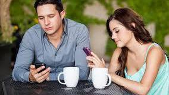 [FORUM] Kenapa pria suka marah ketika pacarnya pakai baju terbuka?