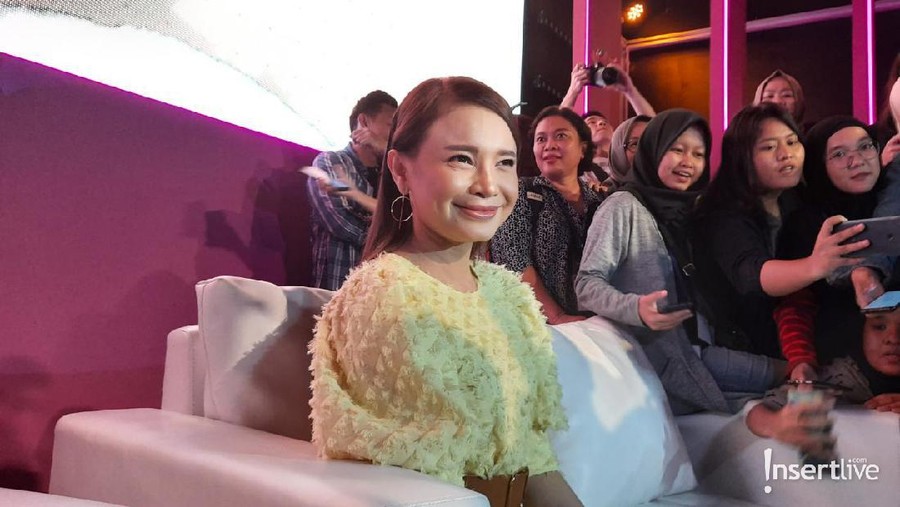 Pernah Gagal Move On, Rossa Rilis Lagu 'Masih' Rossa merilis lagu terbaru berjudul Masih yang bercerita tentang pengalaman pribadinya.