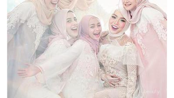 Hijabers, Ternyata Ini Warna Lipstik Favorit ke Pesta untuk Malam Hari Hijabers, Ternyata Ini Warna Lipstik Favorit ke Pesta untuk Malam Hari